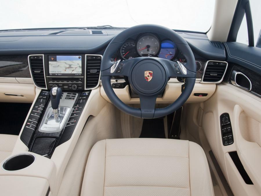  Porsche Panamera 4S 2009 года  (UK) (фото 5 из 17)
